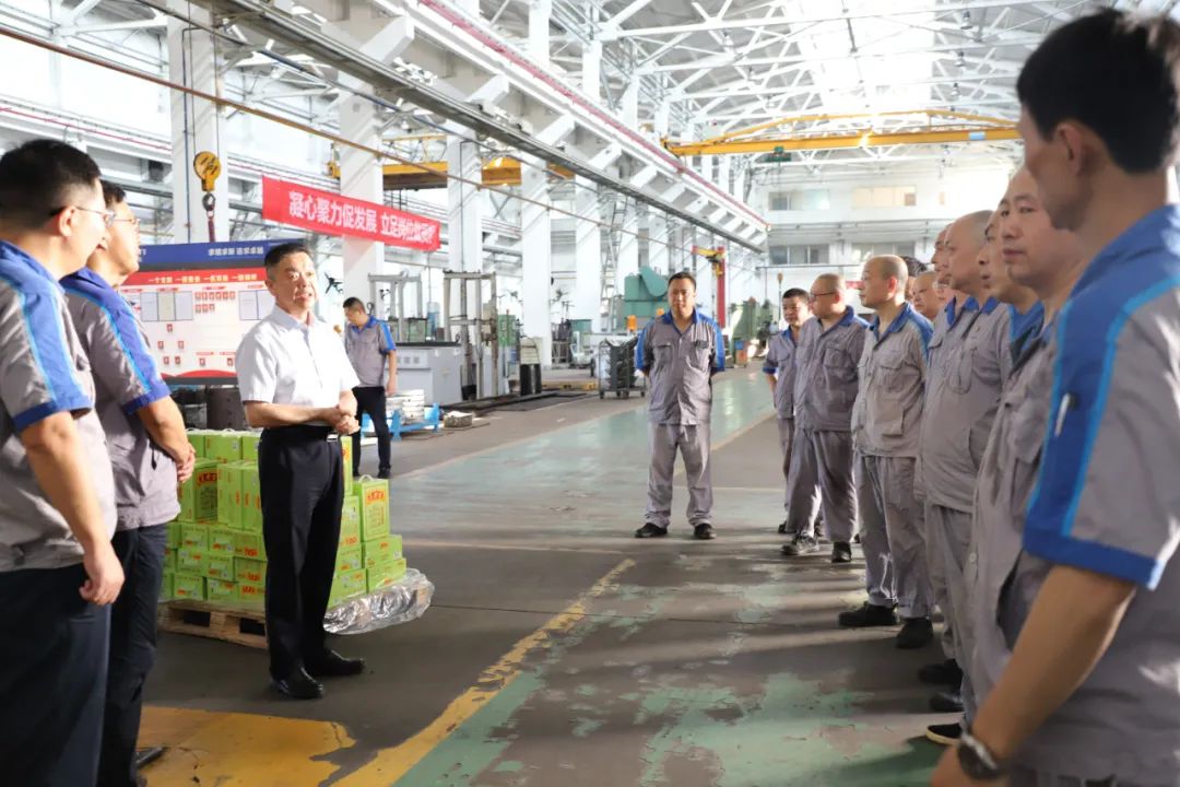 �����ա��Ÿ��׵����籭���������й����������޹�˾����ο�ʸ���һ��Ա��